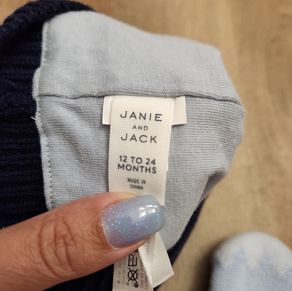 Janie and Jack- Fair Isle Pom Beanie and Gloves 12-24 Months - Picture 4 of 6